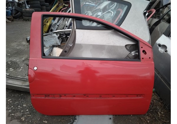 Дверка права передня Twingo II, 801008682R